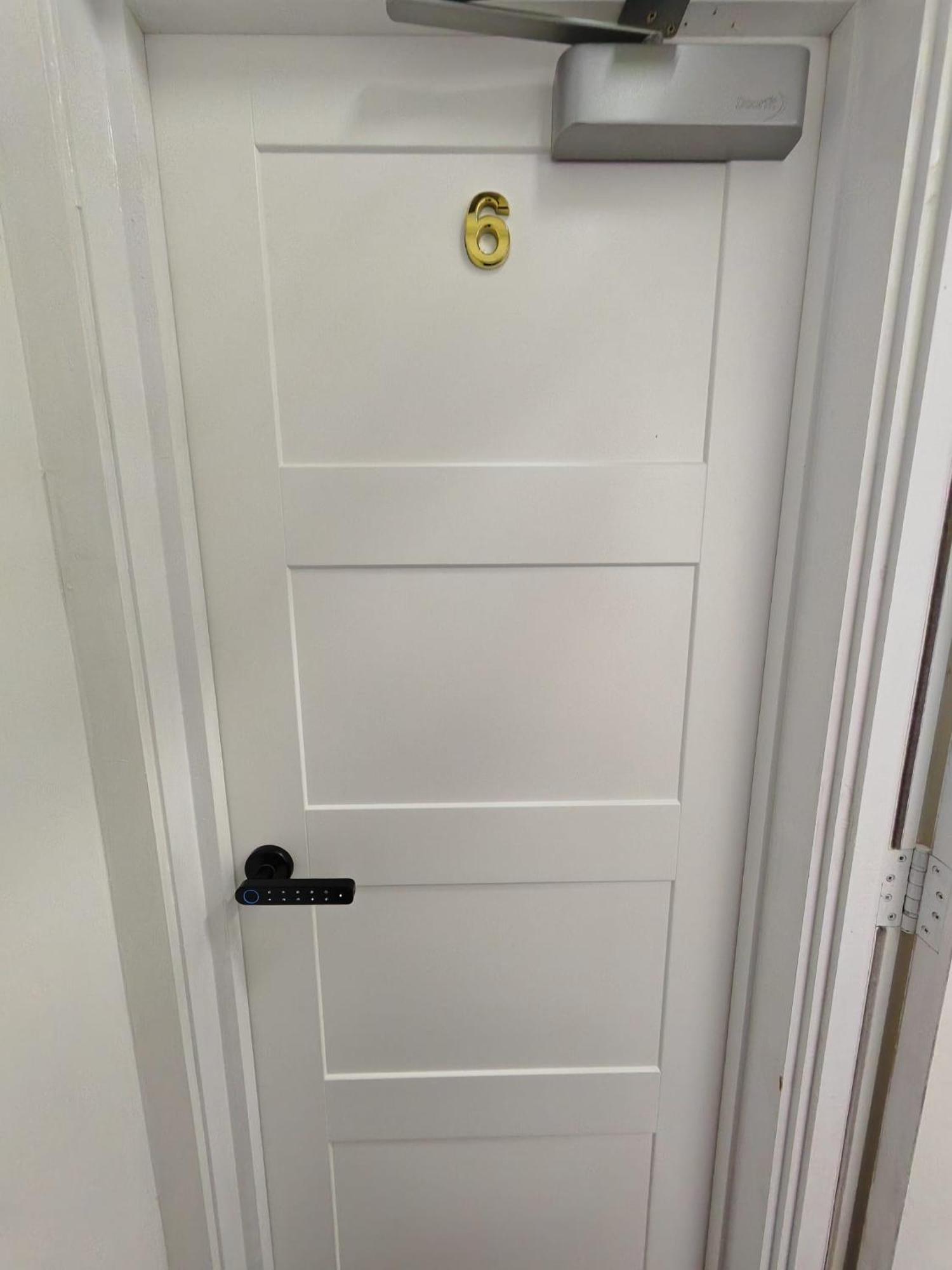 Stay Hub City Centre - Self Check-In Birmingham Room photo