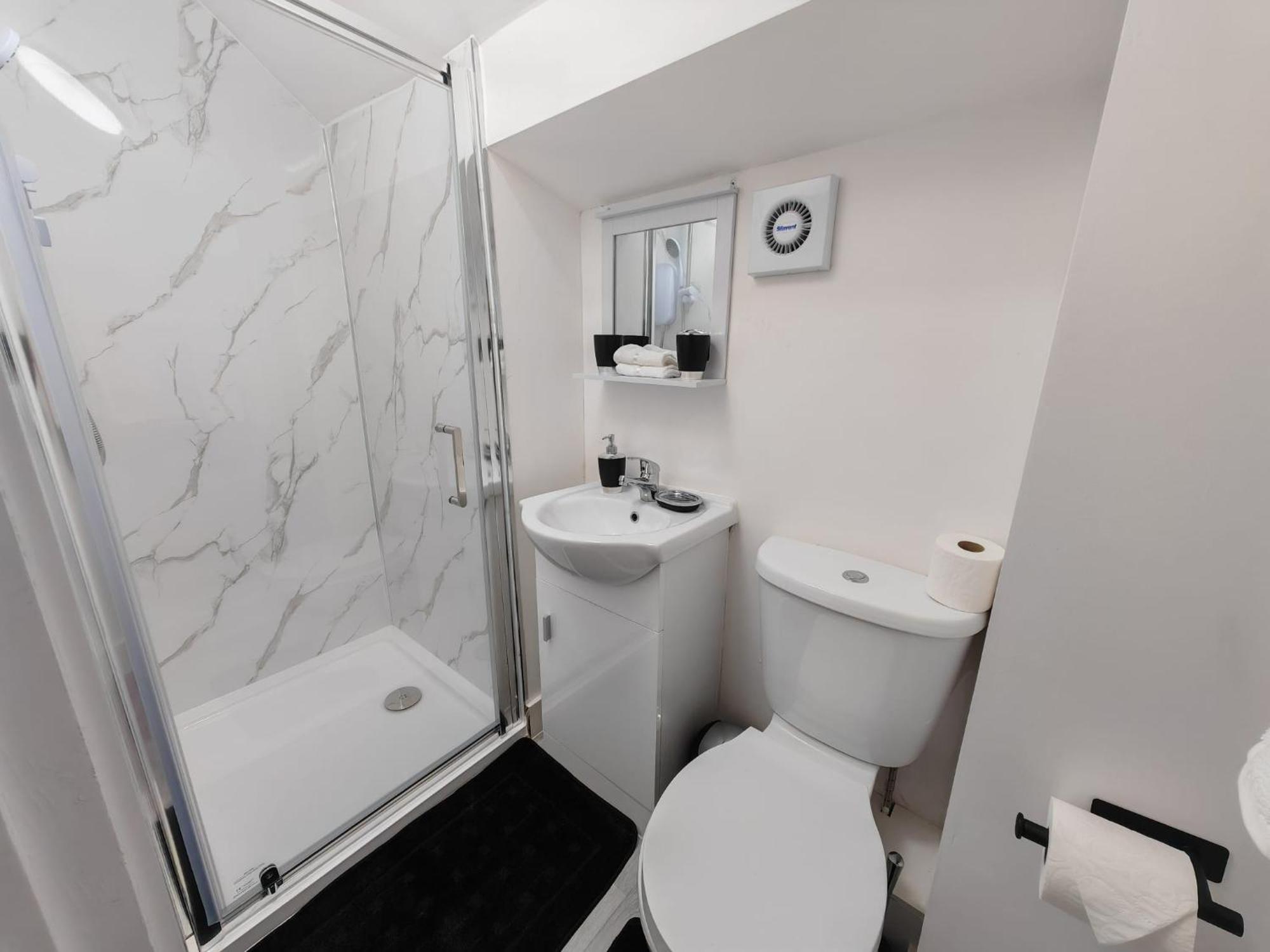 Stay Hub City Centre - Self Check-In Birmingham Room photo